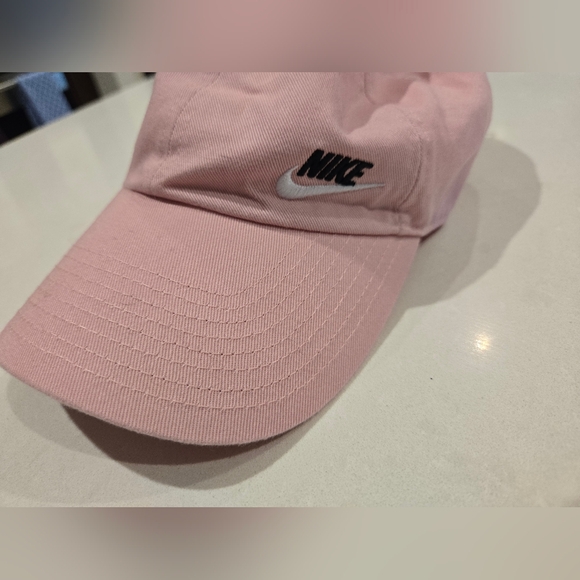 Nike Pink Embroidered Swoosh Cap NWT - Picture 4 of 7